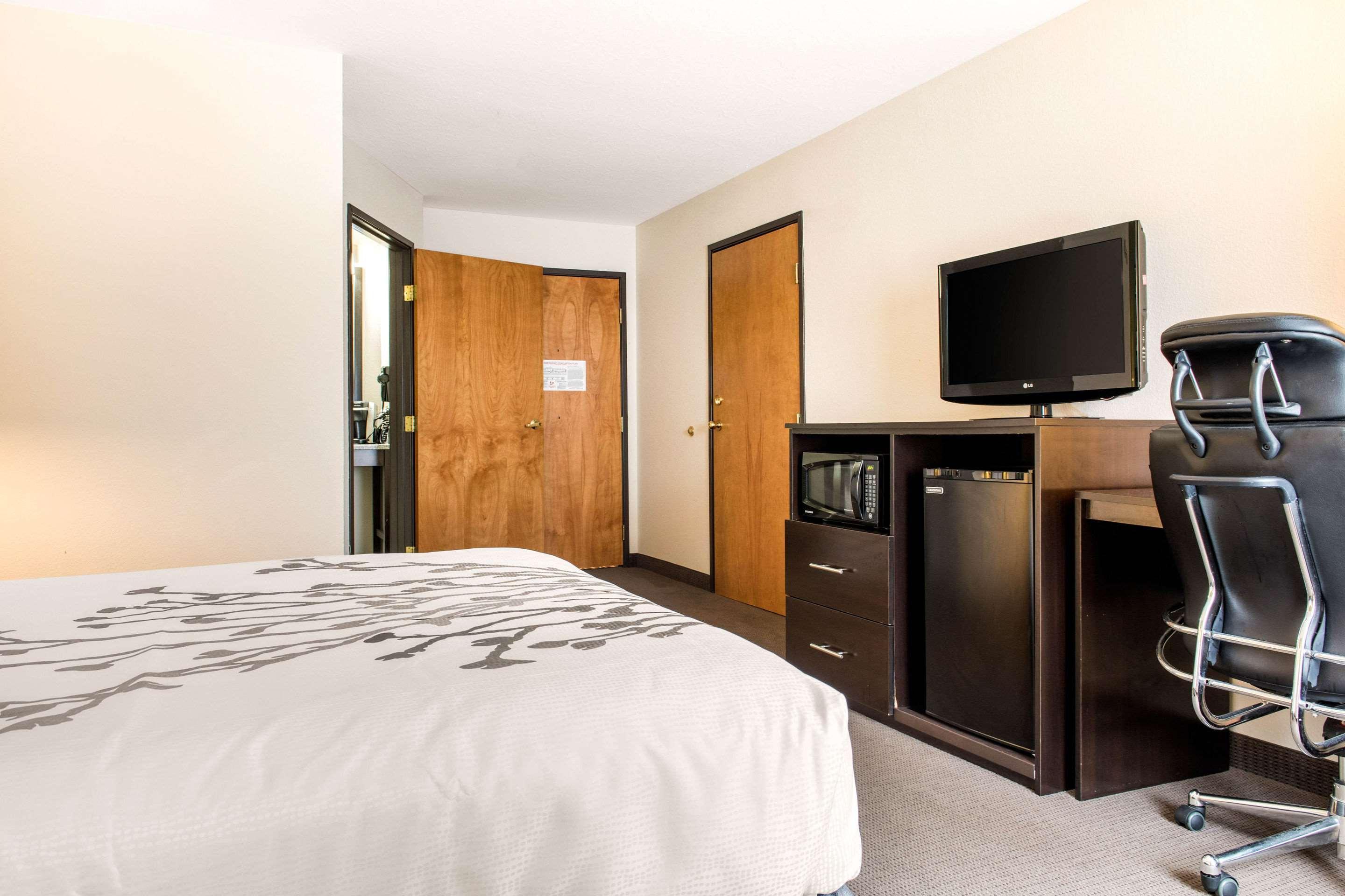 Sleep Inn & Suites Columbus Bagian luar foto